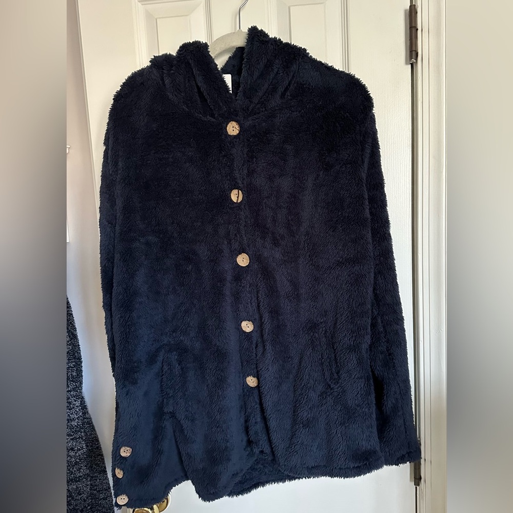 Super soft navy teddy Sherpa jacket top. Lightweight but warm w/o the bulk